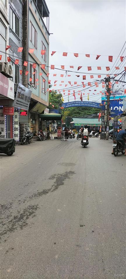 Bán liền kề nguyễn khuyến hà đông. 50m2, 3 tầng, giá nhỉnh 9 tỷ. ở và kinh doanh