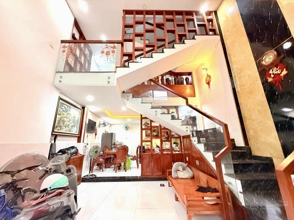 Chủ định cư, gấp bán nhà 5 tầng, quận 12, nguyễn văn quá, gần kênh tham lương, 4.4x12m, chỉ 6 tỷ.