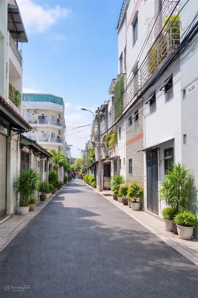 Bán nhà gò vấp, phạm văn bạch, đường nhựa 5m thông tứ tung, 4 tầng, ngang 4.5x20m, chỉ 8.x tỷ.