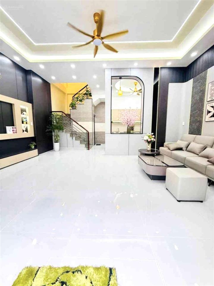 Bán gấp nhà đẹp, 3 tầng, full nội thất, sổ vuông vức, nguyễn sỹ sách, 6,5x8,5m, nhỉnh 6 tỷ