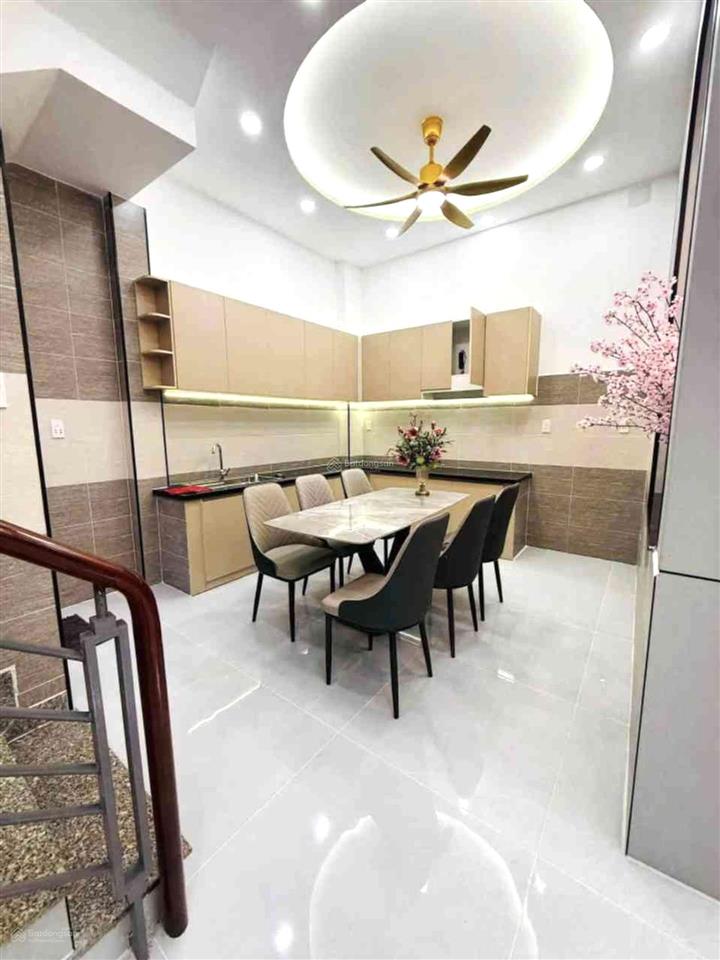 Bán gấp nhà đẹp, 3 tầng, full nội thất, sổ vuông vức, nguyễn sỹ sách, 6,5x8,5m, nhỉnh 6 tỷ
