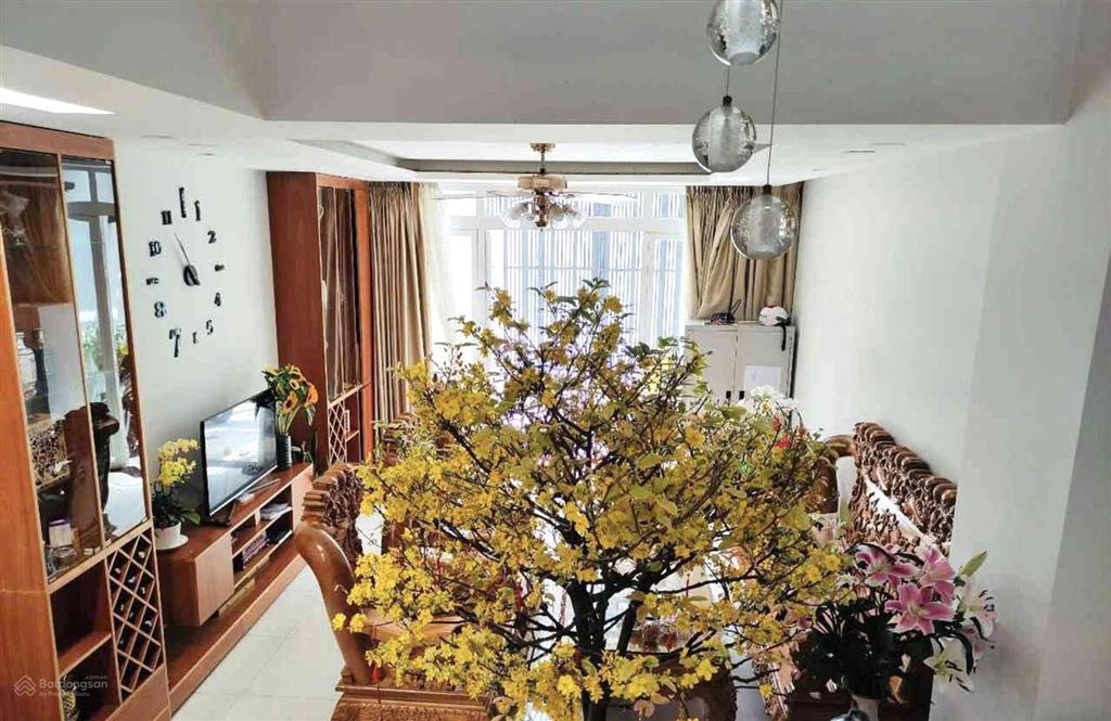Giảm mạnh, bán nhà đẹp 4 tầng, hẻm 5m thông, sát song hành trường chinh, q12, 4.2x20m, nhỉnh 7 tỷ