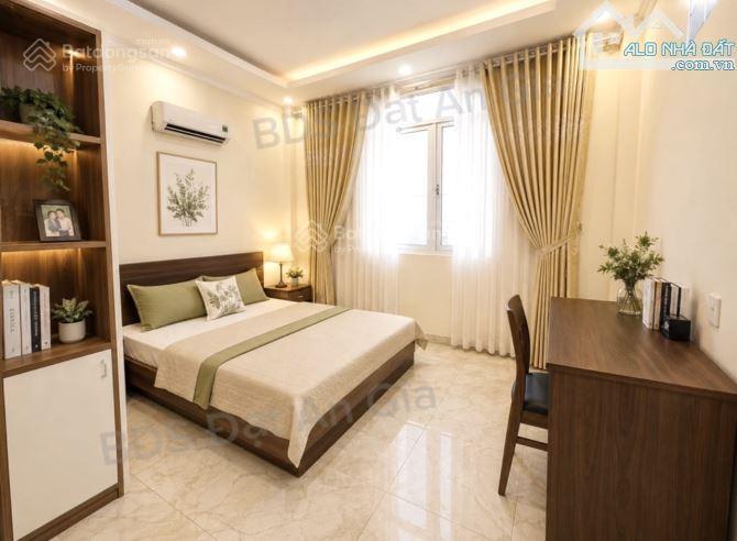 Giảm 800tr, gấp bán nhà tân bình, phạm văn bạch, hẻm ô tô 1 trục, 3 tầng, 4x15m, nhỉnh 7 tỷ.