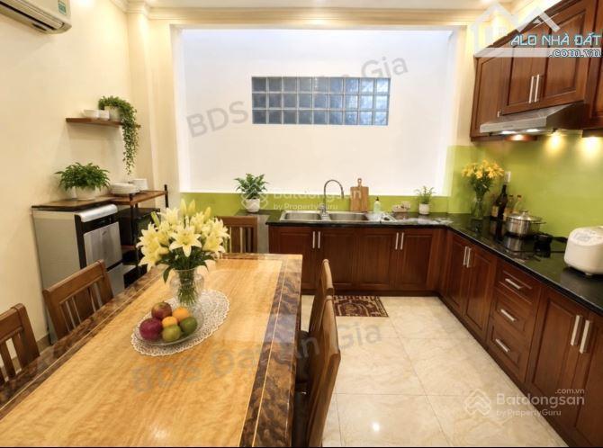 Giảm 800tr, gấp bán nhà tân bình, phạm văn bạch, hẻm ô tô 1 trục, 3 tầng, 4x15m, nhỉnh 7 tỷ.
