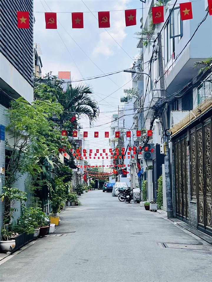 Giảm mạnh, bán nhà mới 3 tầng, phan văn hớn, quận 12, dòng tiền, hẻm 5m, ngang 5x20m, nhỉnh 9 tỷ