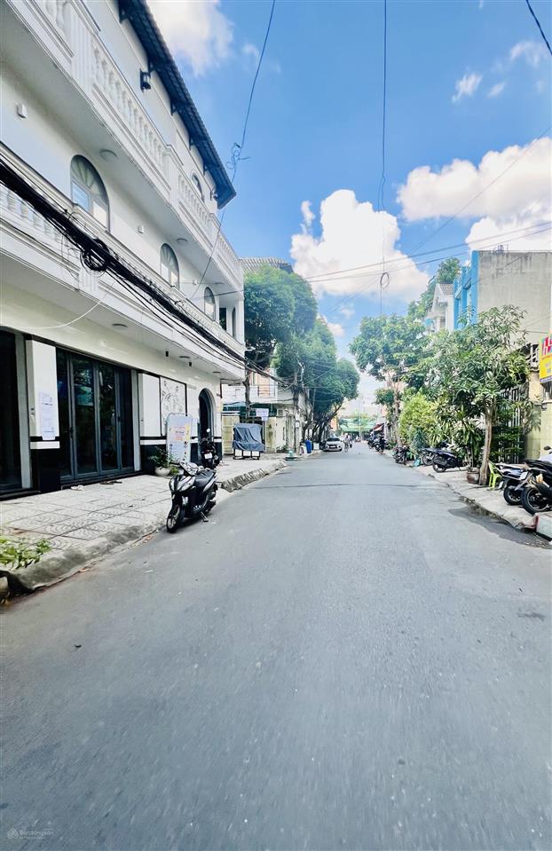 Bán gấp nhà hẻm nhựa 8m, nhà kiên cố, tân bình, gần chợ tân trụ, ngang 5x17m, nhỉnh 9 tỷ