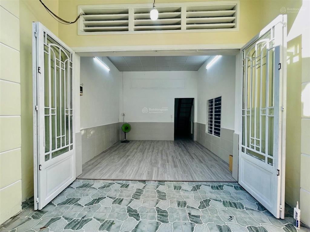 Gấp bán nhà tân bình, cách mt phan huy ích 30m, hẻm 6m, 2 tầng, nở hậu 5x14m, nhỉnh 8 tỷ.