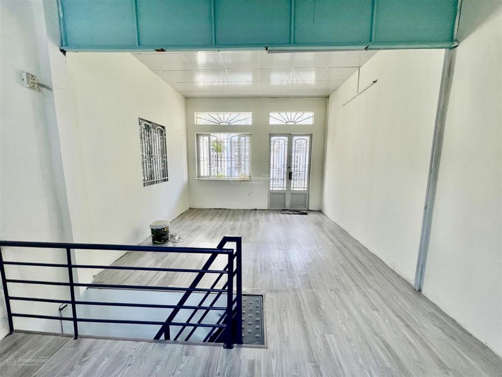 Gấp bán nhà tân bình, cách mt phan huy ích 30m, hẻm 6m, 2 tầng, nở hậu 5x14m, nhỉnh 8 tỷ.