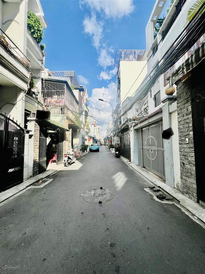 Gấp bán nhà tân bình, cách mt phan huy ích 30m, hẻm 6m, 2 tầng, nở hậu 5x14m, nhỉnh 8 tỷ.