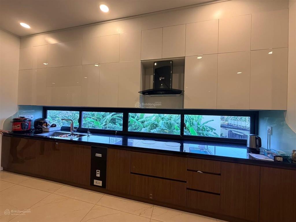 Bán nhà 5 tầng 100m2 đường 10,5m mai chí thọ, hòa xuân, cẩm lệ, đà nẵng. thang máy