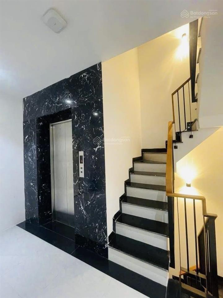 Bán tòa căn hộ 8 tầng 100m2 gần đà nẵng downtown trung tâm hải châu đà nẵng, dòng tiền 120 triệu/th