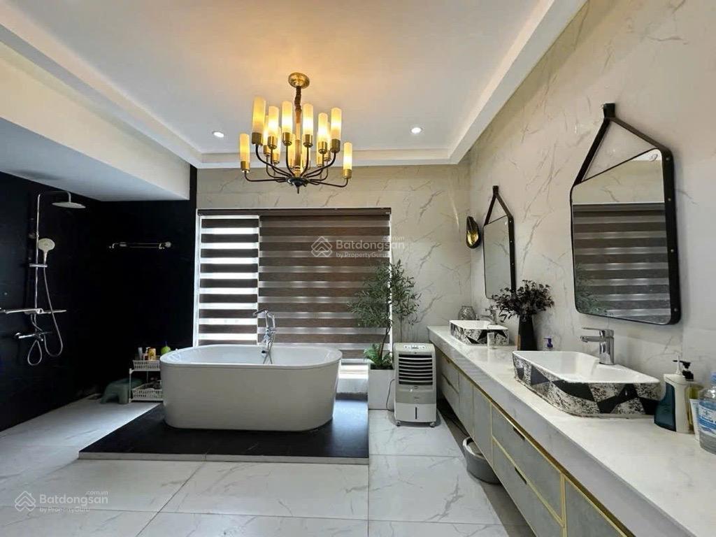 Bán tòa căn hộ 8 tầng 100m2 gần đà nẵng downtown trung tâm hải châu đà nẵng, dòng tiền 120 triệu/th