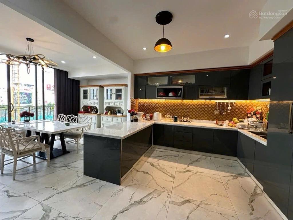 Bán tòa căn hộ 8 tầng 100m2 gần đà nẵng downtown trung tâm hải châu đà nẵng, dòng tiền 120 triệu/th