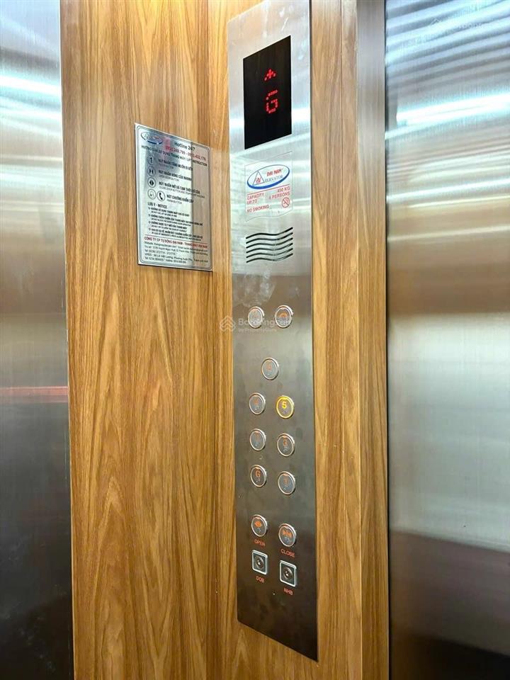 Bán căn hộ dịch vụ 141m2  ngang 6,4m 30phòng  doanh thu 130tr/th  trung tâm hải châu, đà nẵng