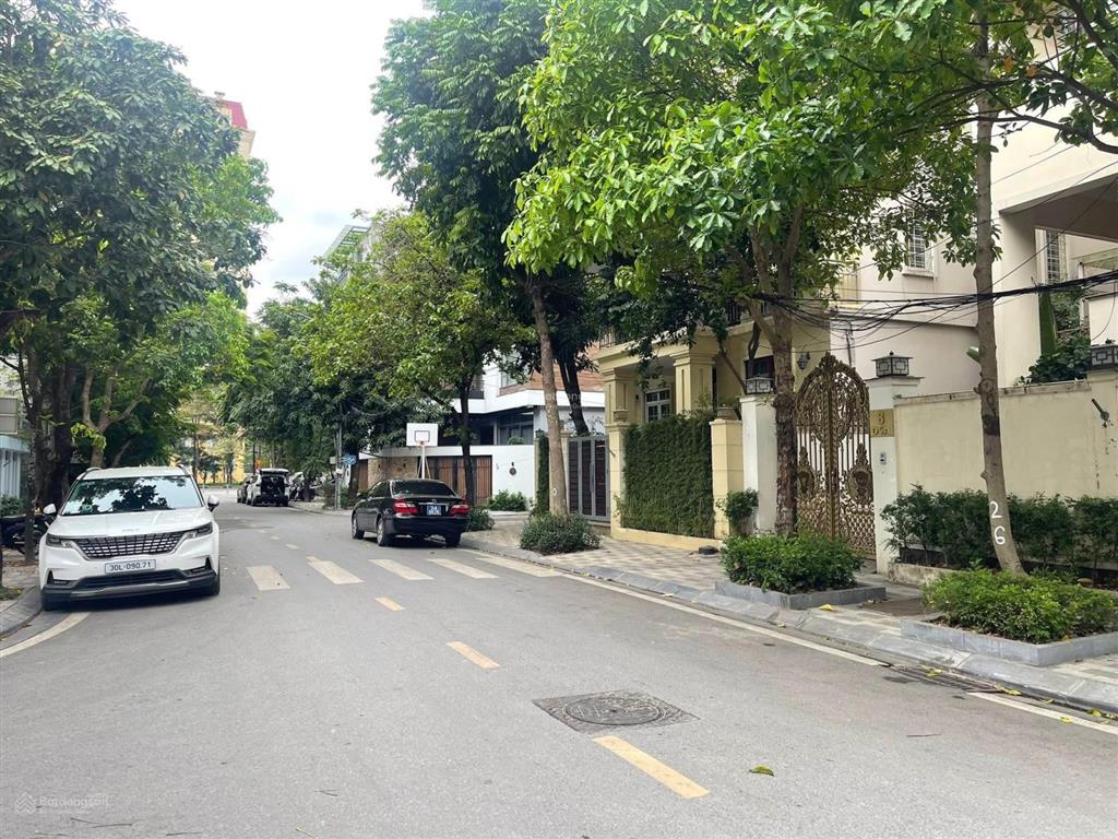 Biệt thự vườn đào  lô góc 3 thoáng  hàng xóm tinh hoa  tầng hầm gara ô tô  an ninh tuyệt đối