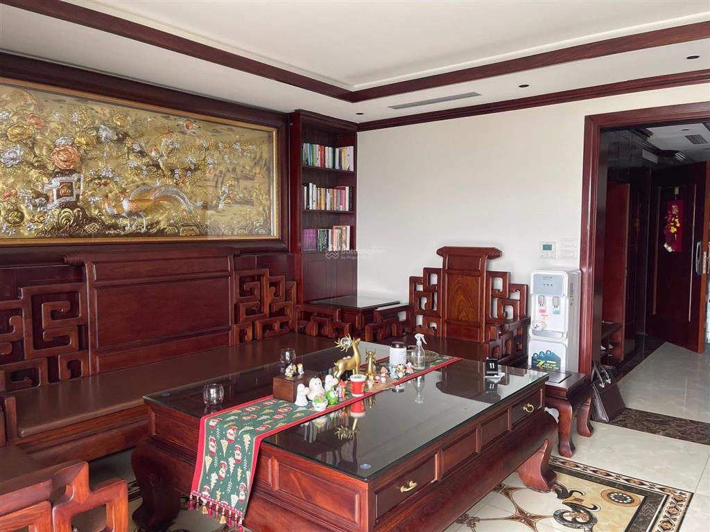 Building 10 tầng  mặt phố  lô góc 3 thoáng  view hồ hoàng cầu + sân bóng  đầy đủ pccc gpxd
