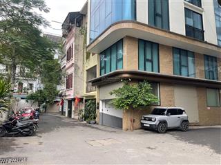 Building 10 tầng  mặt phố  lô góc 3 thoáng  view hồ hoàng cầu + sân bóng  đầy đủ pccc gpxd