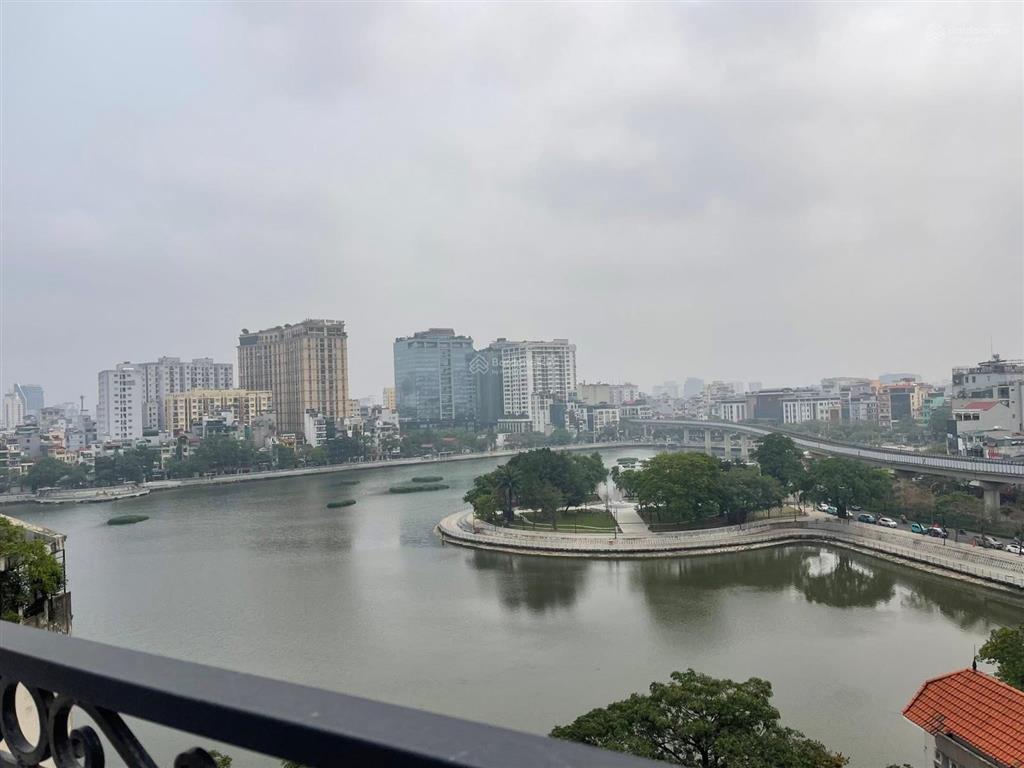 Building 10 tầng  mặt phố  lô góc 3 thoáng  view hồ hoàng cầu + sân bóng  đầy đủ pccc gpxd