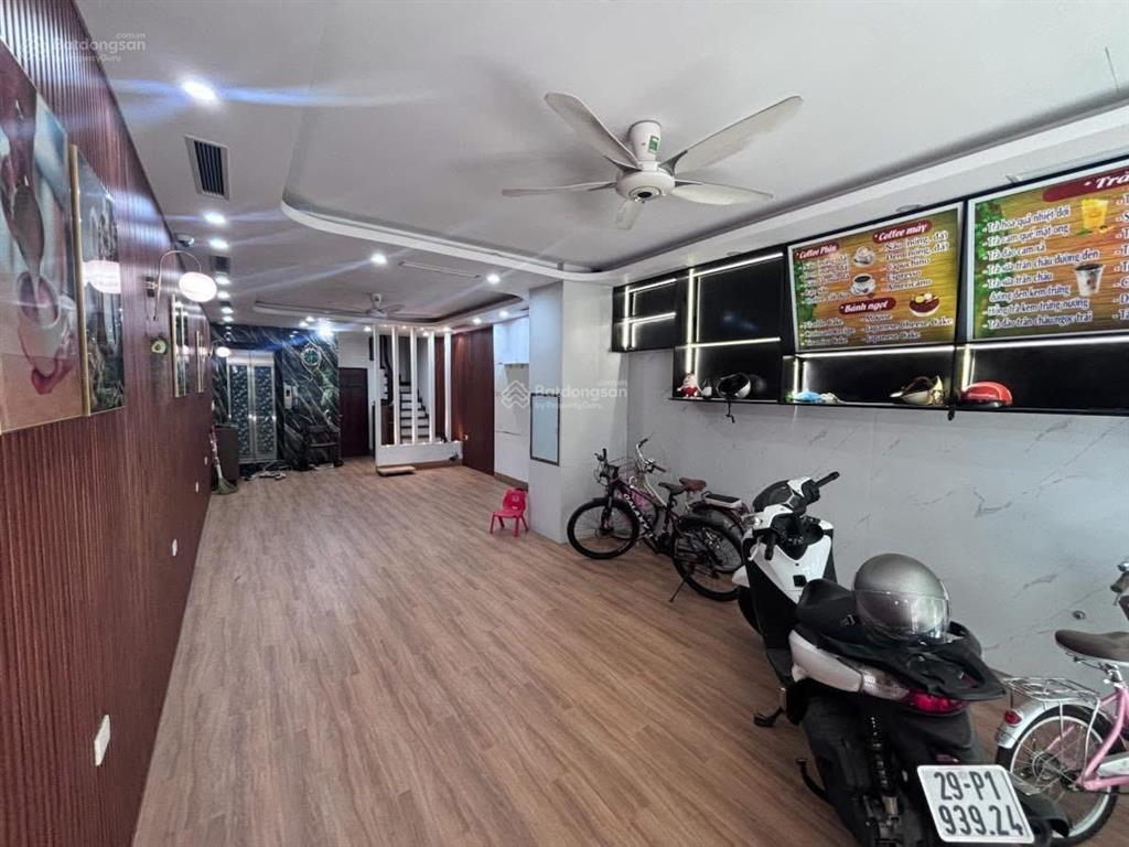 1 nhà ra phố  tòa văn phòng kết hợp ở  3 ô tô tránh  kinh doanh sầm uất  vỉa hè  an ninh tốt