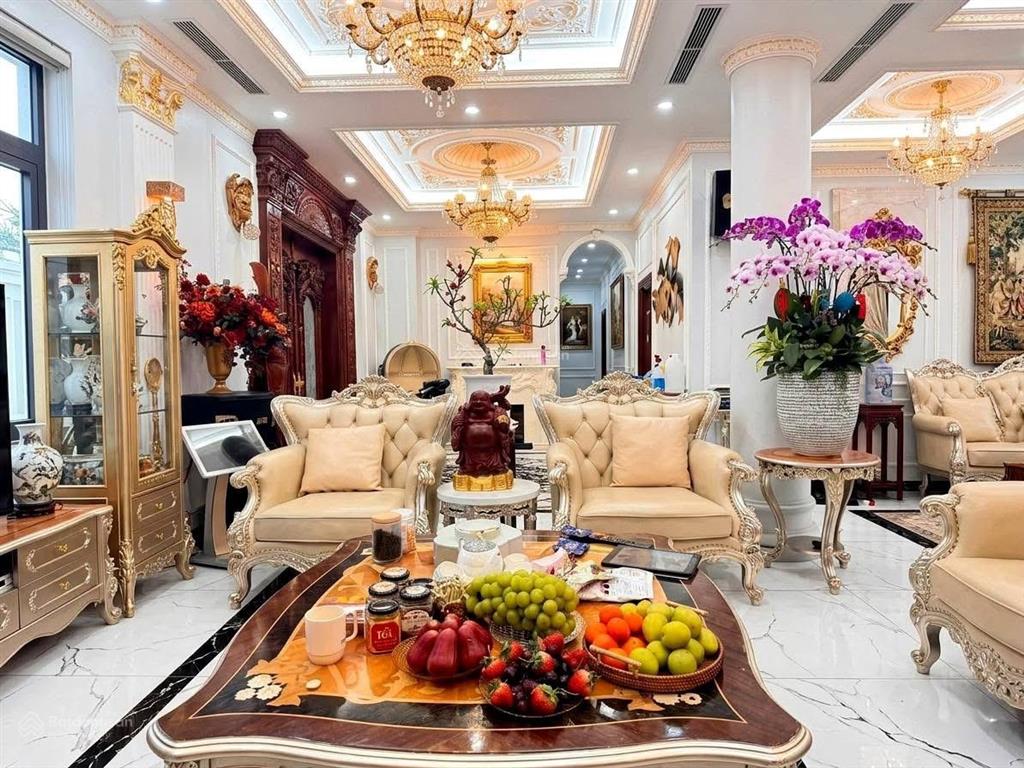 Biệt thự kđt việt hưng  4 mặt thoáng  sân vườn  hồ cá koi  nội thất nhập khẩu