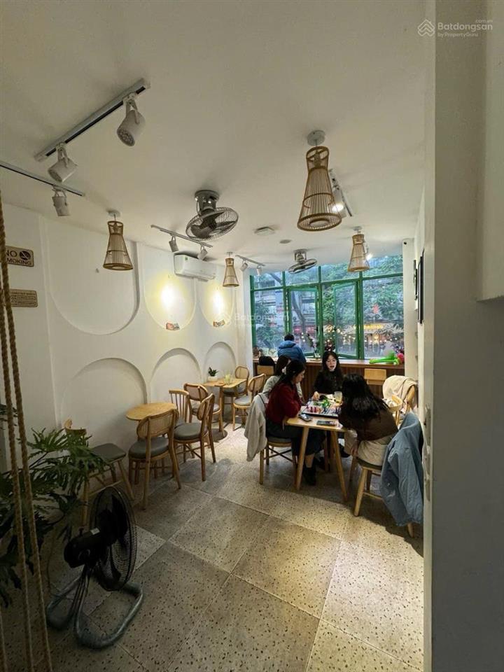 Mặt phố lý thường kiệt  ngã tư bà triệu  quang trung  lõi hoàn kiếm  kinh doanh