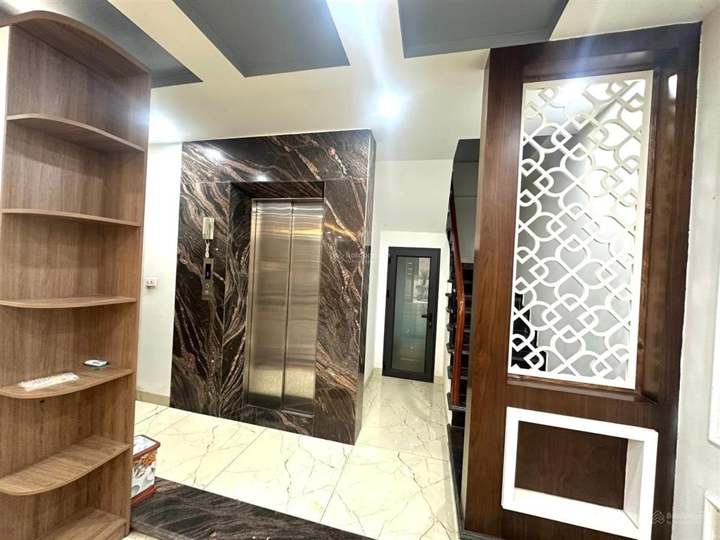 Phân lô đỗ quang  ô tô tránh  mặt tiền rộng  khu vực nhiều văn phòng  kinh doanh