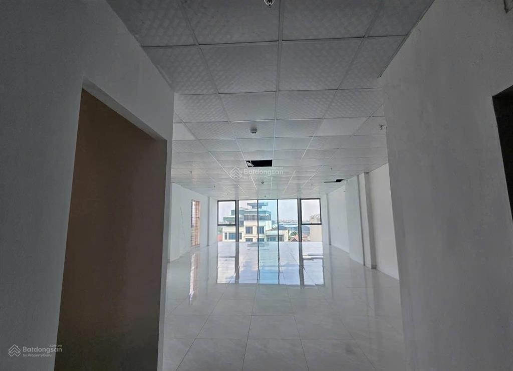 Cho thuê nhà mặt phố đội cấn, diện tích 100m2, 5 tầng, mặt tiền 6m, kinh doanh mọi mô hình, sầm uất