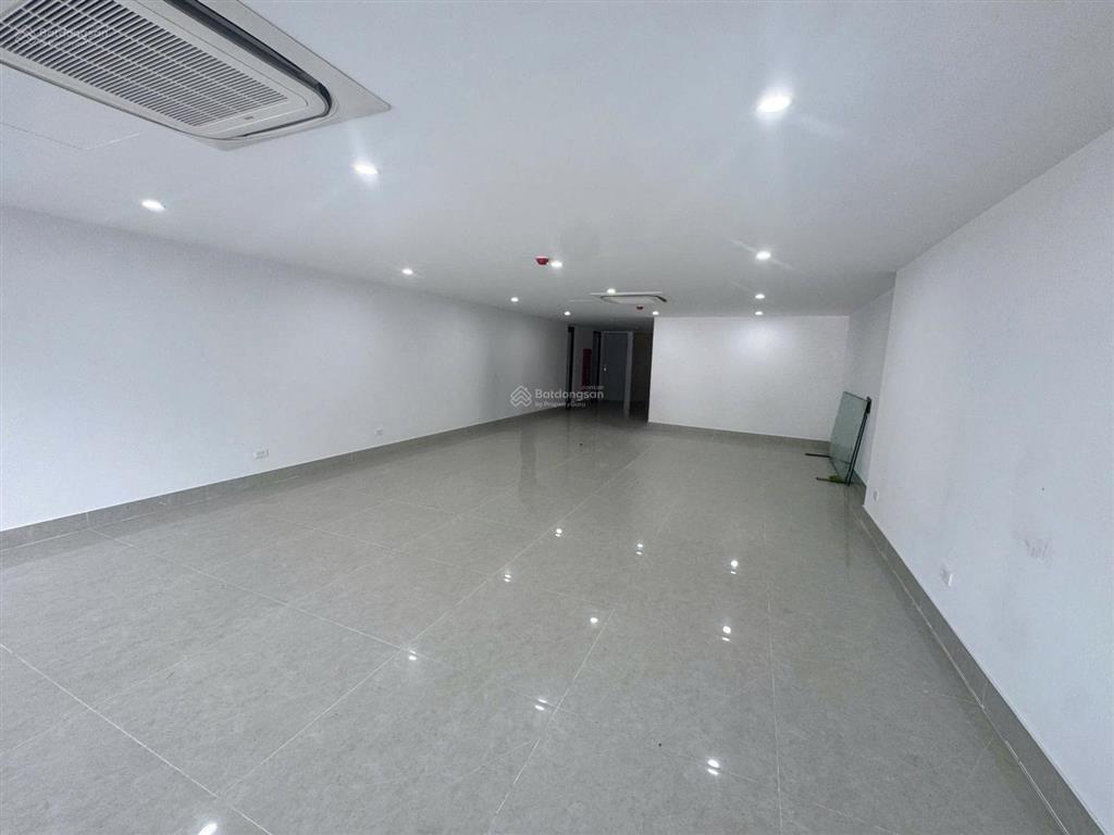 Cho thuê nhà mặt phố văn cao diện tích 90m x 5 tầng mặt tiền 5m nhà mới đầy đủ thang máy pccc