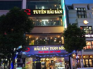 Cho thuê nhà mặt phố nguyễn văn huyên 70m2 x 6 tầng mặt tiền 6m, có thang máy nhận nhà ngay