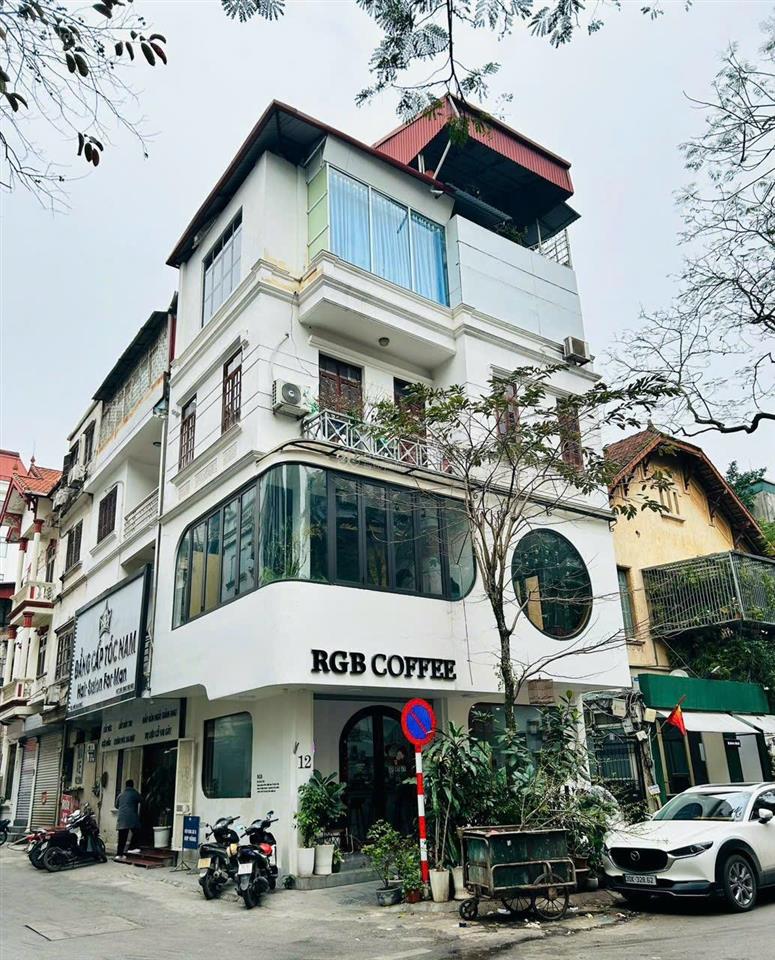 Cho thuê nhà gấp mặt phố trung kính 145m x 8 tầng mặt tiền 6,5m, thang máy thông sàn có pccc