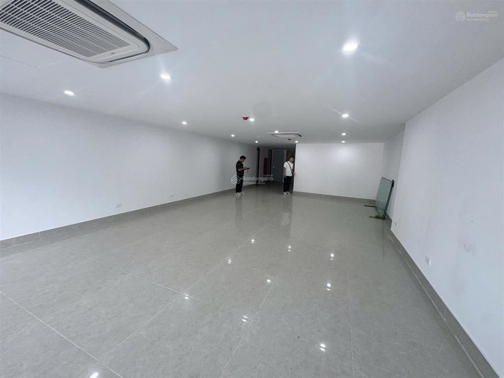 Cho thuê nhà mặt phố ô chợ dừa diện tích 100m x 7 tầng mặt tiền 10m thông sàn có thang máy pccc