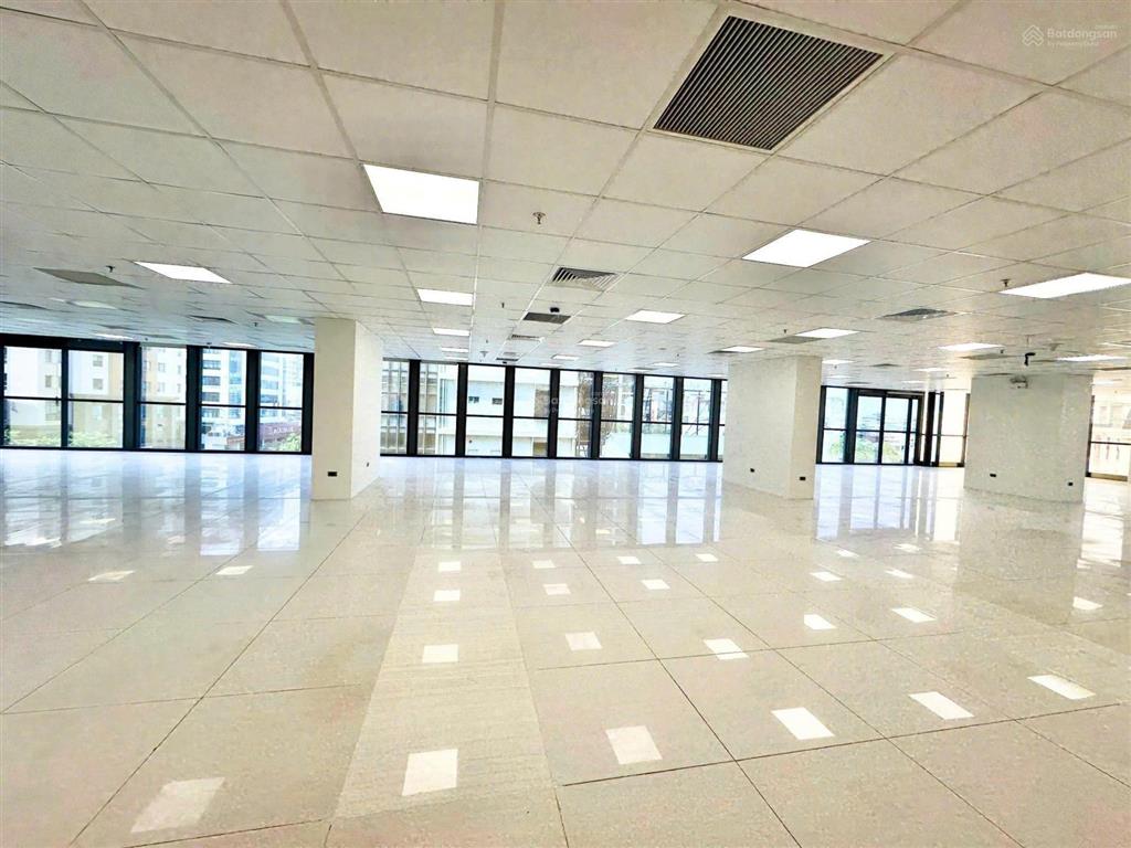 Cho thuê nhà mặt phố láng hạ 380m2 x 20t mặt tiền 30m, 5 thang máy, 2 hầm, pccc đầy đủ, full kính