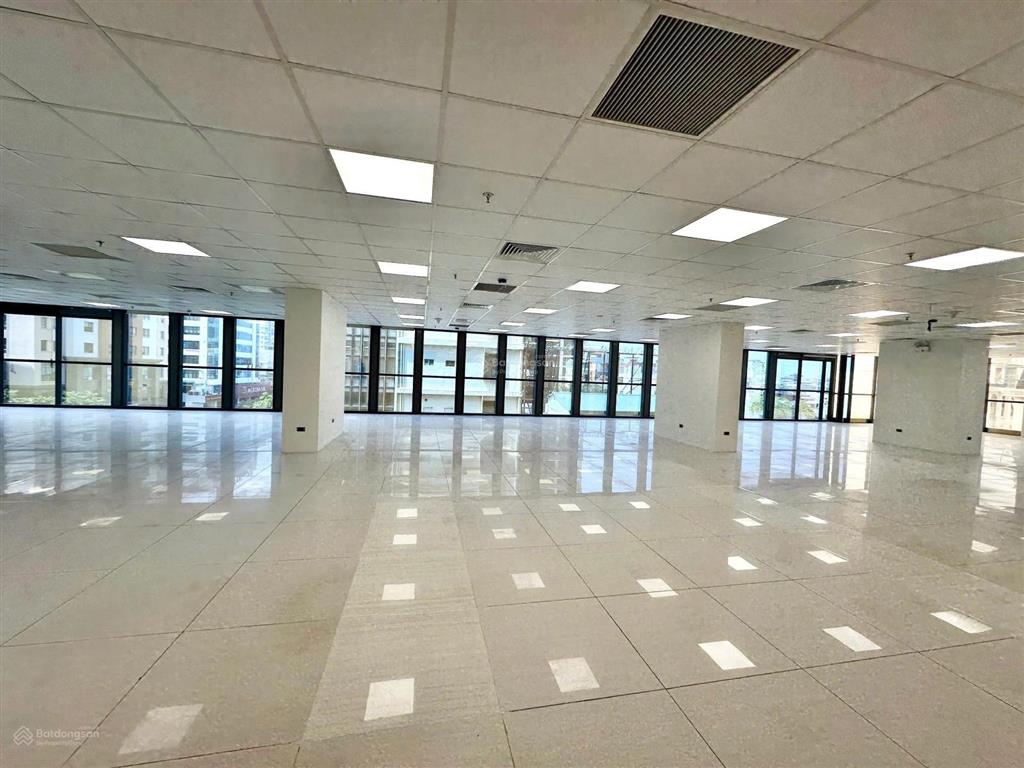 Cho thuê nhà mặt phố láng hạ 380m2 x 20t mặt tiền 30m, 5 thang máy, 2 hầm, pccc đầy đủ, full kính