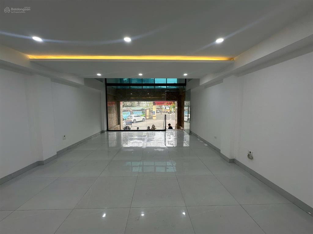 Tôi muốn cho thuê nhà mặt phố tô hiệu cầu giấy diện tích 200m mặt tiền 6m kinh doanh mọi mô hình