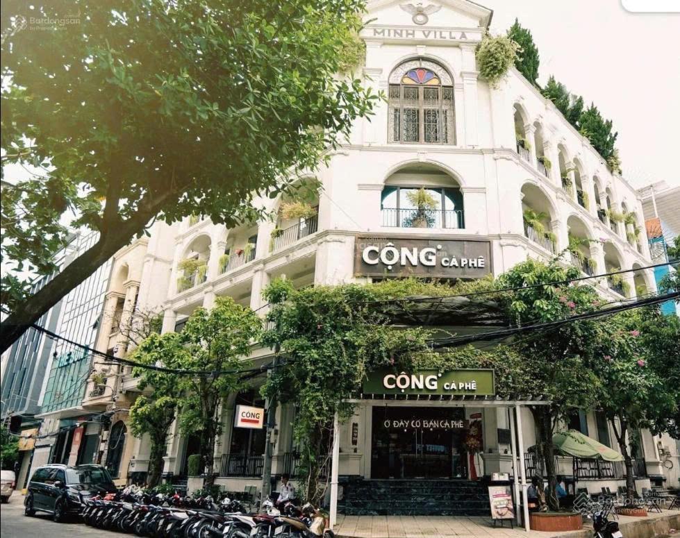 Cho thuê gấp nhà mp trần thái tông 150m2 x 4 tầng + hầm có thang máy mặt tiền lô góc 30m nhà đẹp