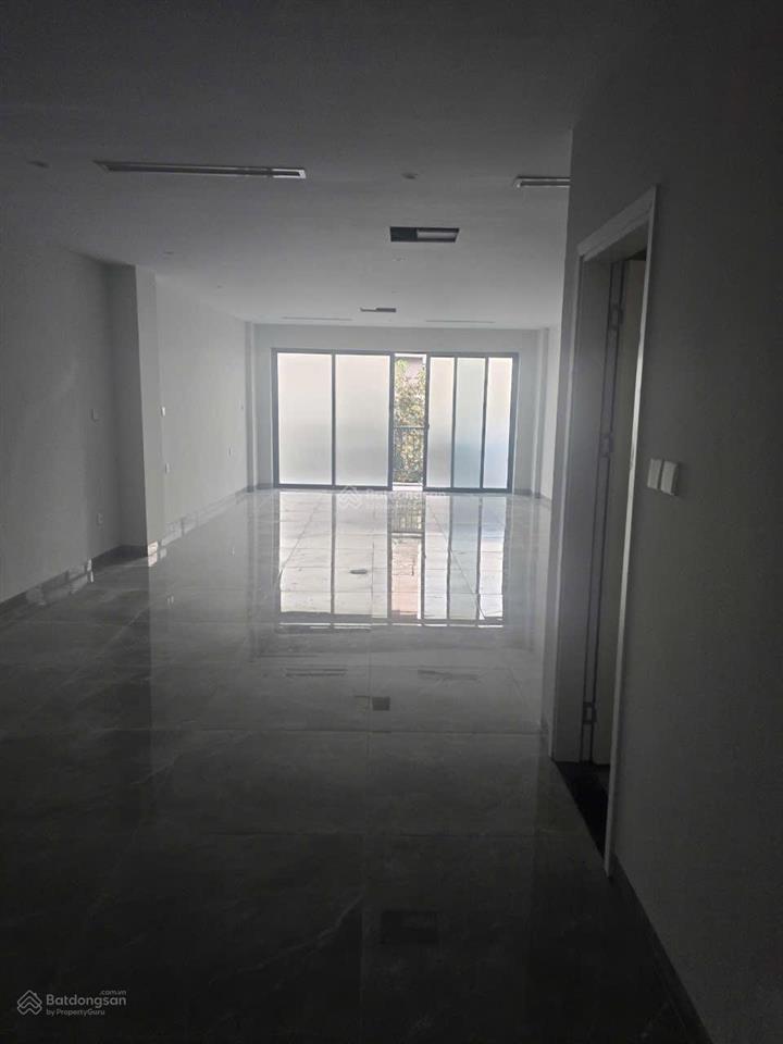 Cho thuê nhà mặt phố tôn đức thắng diện tích 150m x 4 tầng mặt tiền 6m thông sàn, pccc thang máy