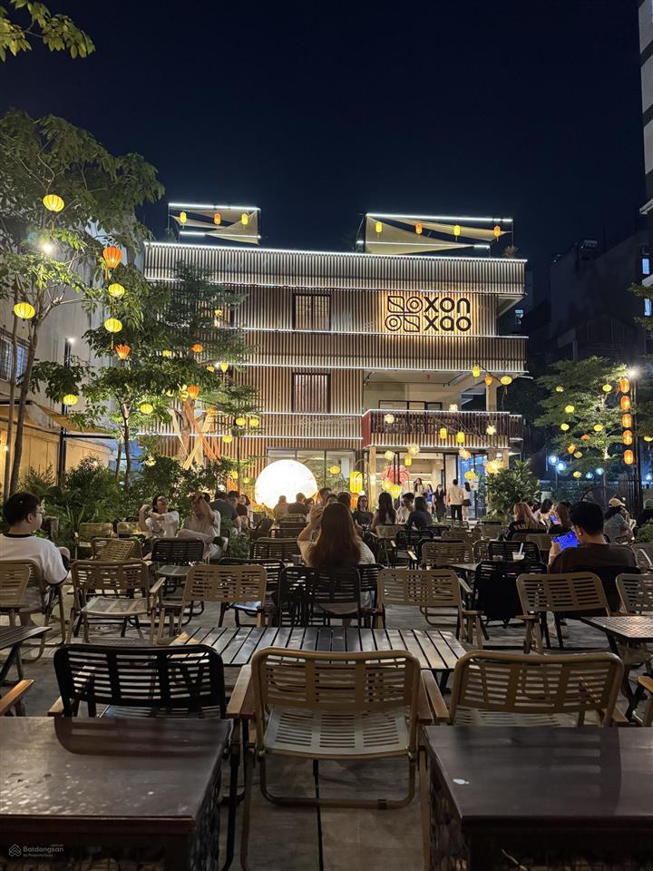 Cho thuê nhà mặt phố lạc long quân lô góc 20m diện tích 260m x 3 tầng cafe nhiều mô hình phù hợp