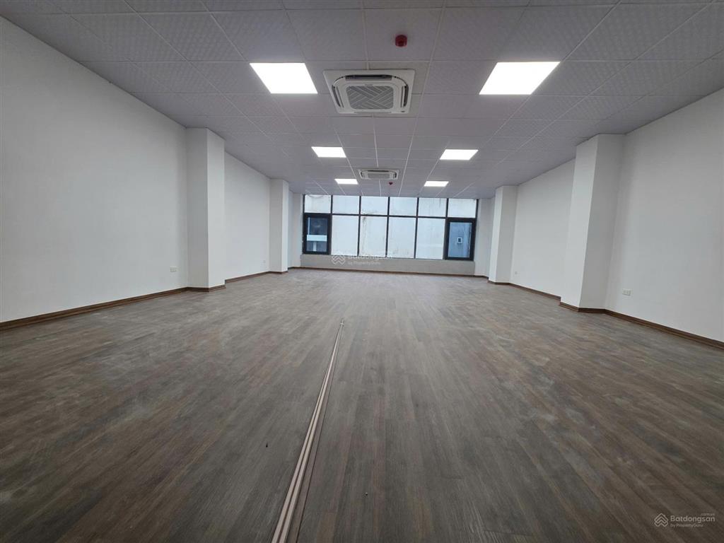 Cho thuê nhà mặt phố kim mã diện tích 90m2 x 6 tầng có hầm mặt tiền 8m thông sàn thang máy nhà đẹp