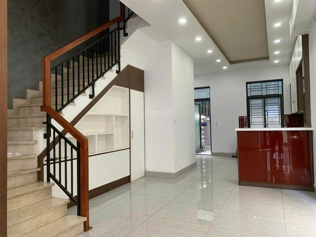 Hiếm! căn góc 2 mặt tiền view hồ 9x20 lakeview city, giá 38 tr/th, nhà hoàn thiện.