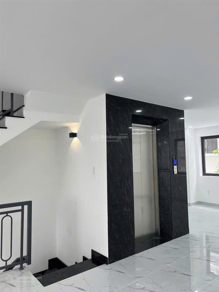 Shophouse song hành, 1 trệt 4 lầu, có thang máy, mới hoàn thiện, giá 45tr/th