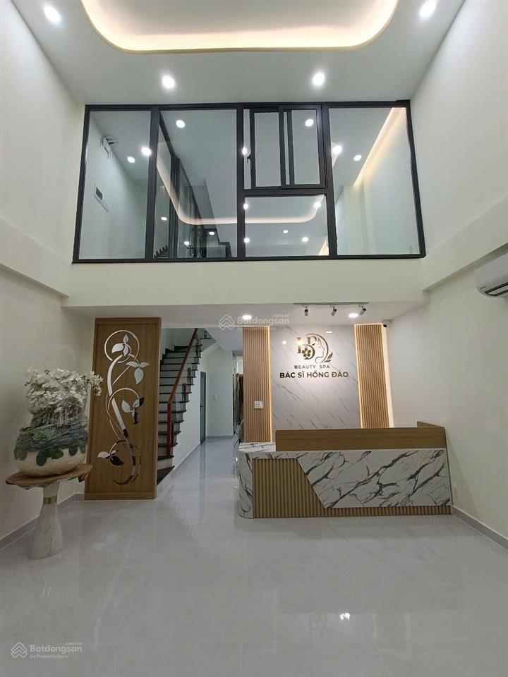 Shophouse song hành, 1 trệt 4 lầu, có thang máy, mới hoàn thiện, giá 45tr/th