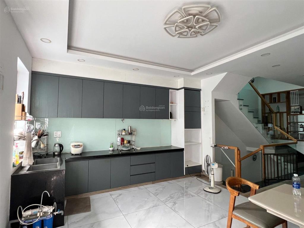 Lakeview city giá chỉ 25tr/th! nhà phố 1 trệt 3 lầu, 4pn hoàn thiện máy lạnh, rèm.