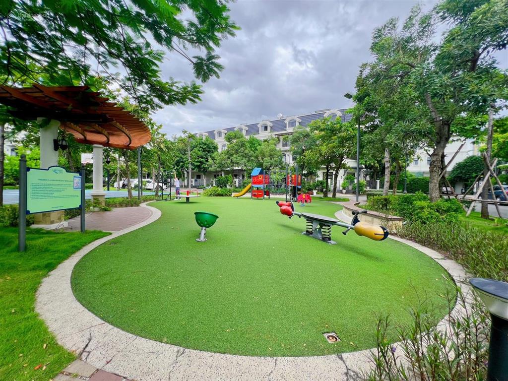 Lakeview city giá chỉ 25tr/th! nhà phố 1 trệt 3 lầu, 4pn hoàn thiện máy lạnh, rèm.