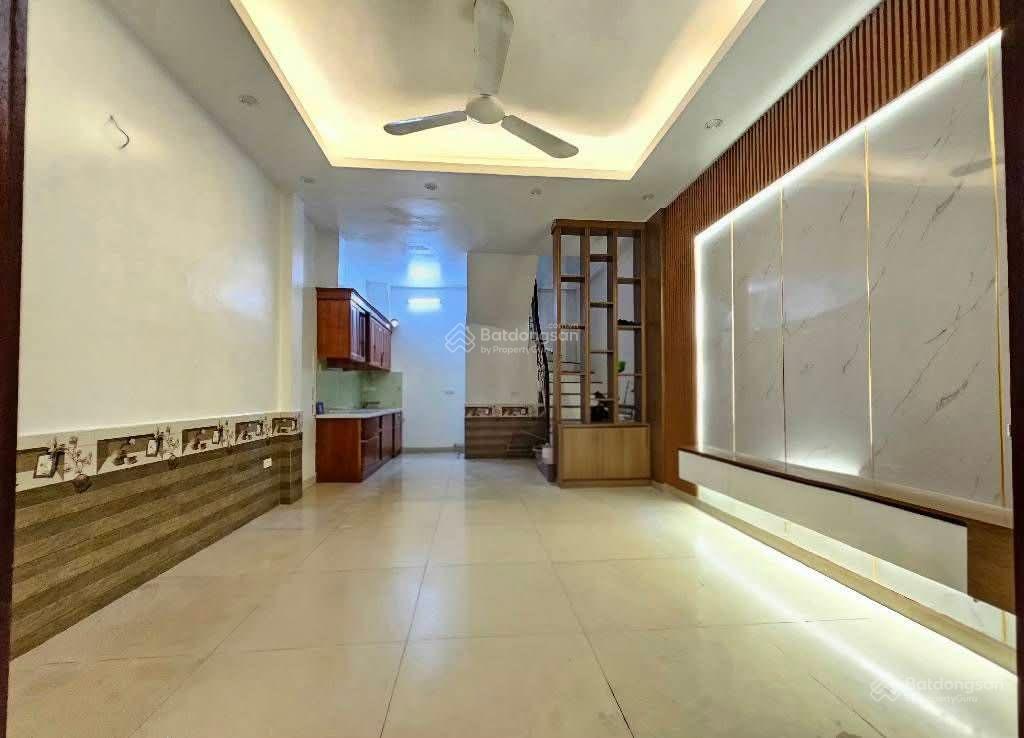 Hiếm! nhà phố trạm long biên 4 tầng 30m giá chỉ 6 tỷ