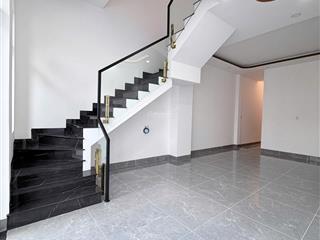 Nhà mới 100% cách lương đình của vĩnh ngọc chỉ 30m giá còn thương lượng