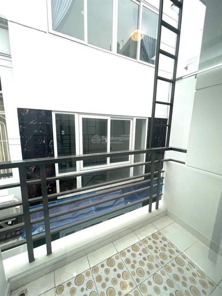 Cô nhàn đang định cư nước ngoài, bán căn nhà đang cho thuê đ đỗ nhuận, tân phú, dt 41,8m2, sổ hồng