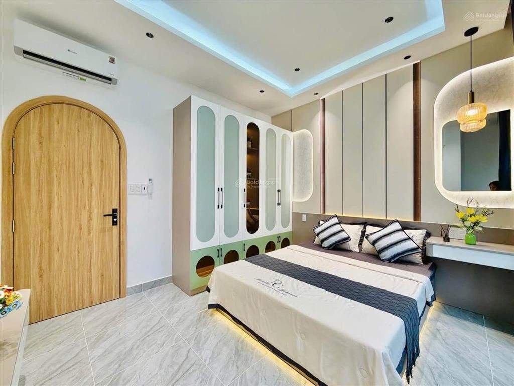 Chú ba đi định cư bên úc với con bán hết tài sản nhà hà huy giáp, quận 11, ngay chợ thạnh xuân