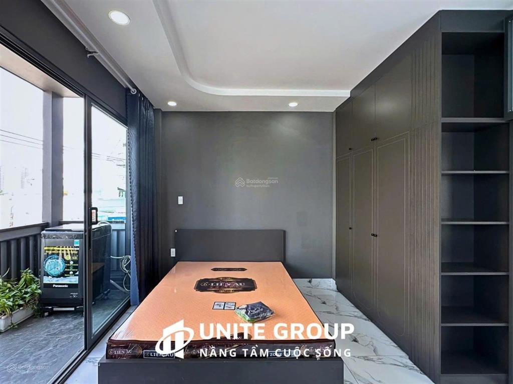 1pn ban công kế bên cầu tân thuận quận 7 2p sang quận 4. gần bigc, ufm, kcx