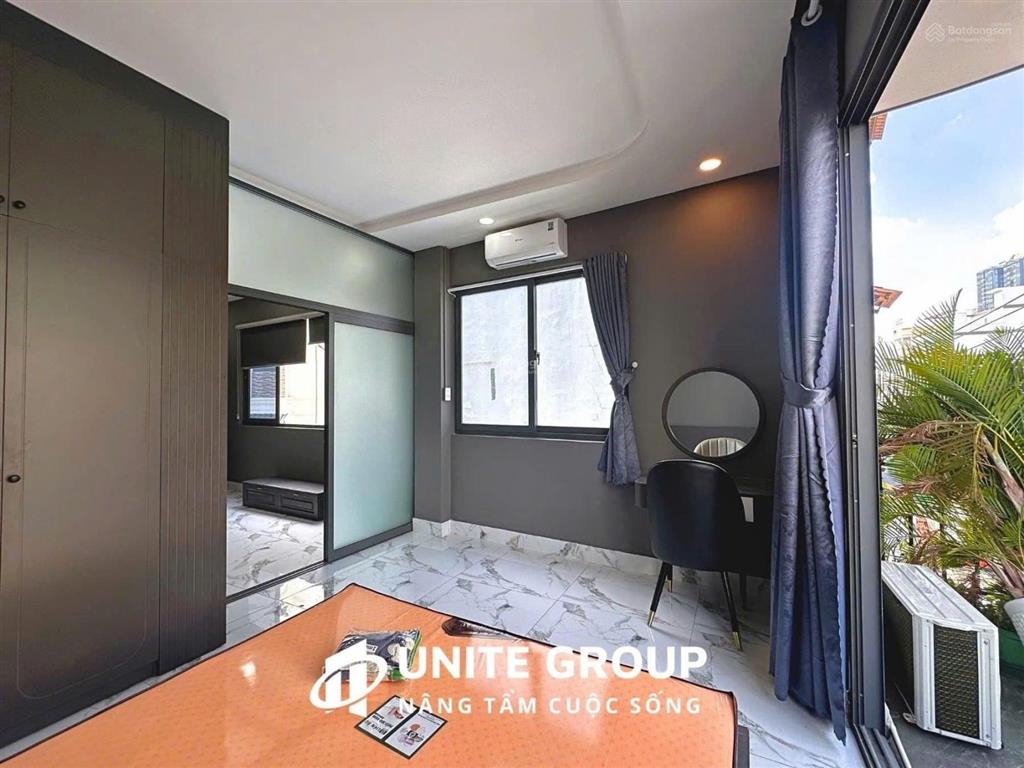 1pn ban công kế bên cầu tân thuận quận 7 2p sang quận 4. gần bigc, ufm, kcx