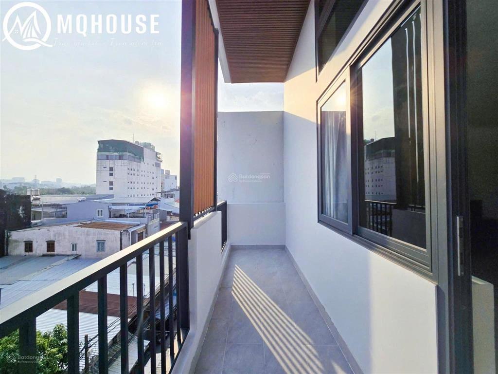 Duplex ban công rộng mới 100% full nội thất gần kcx quận 7